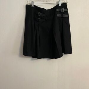 Hot Topic Black pleated with buckles skirt, size XL